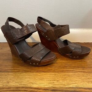 *Rare* BCBGMaxAzria brown wedges, size 8